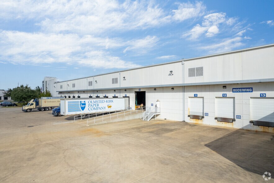 More Photos Of 9565 W Wingfoot Rd, Houston Distribution For Lease