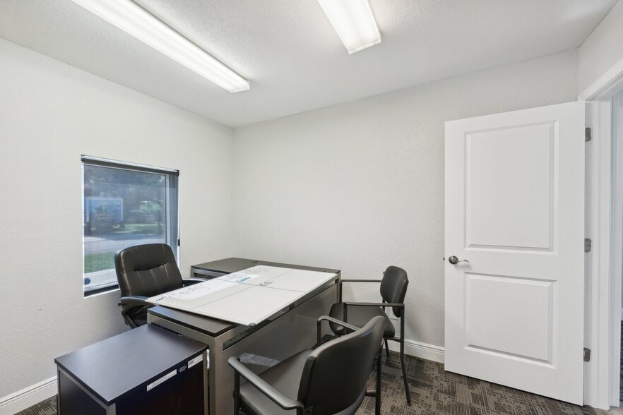 More Photos Of 3209 30th Ave S, Saint Petersburg Office For Lease