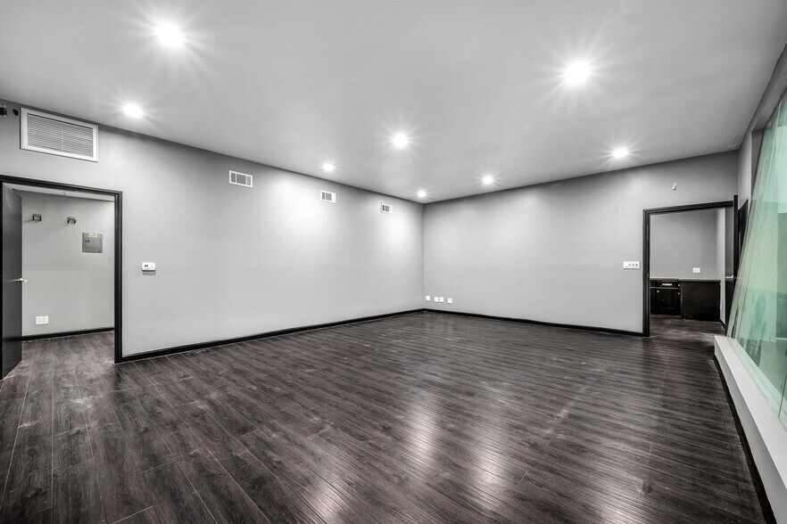 More Photos Of 5727 W Adams Blvd, Los Angeles Warehouse For Sale