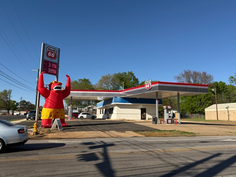 More Photos Of 1708 S Mobberly Ave, Longview Service Station For Sale