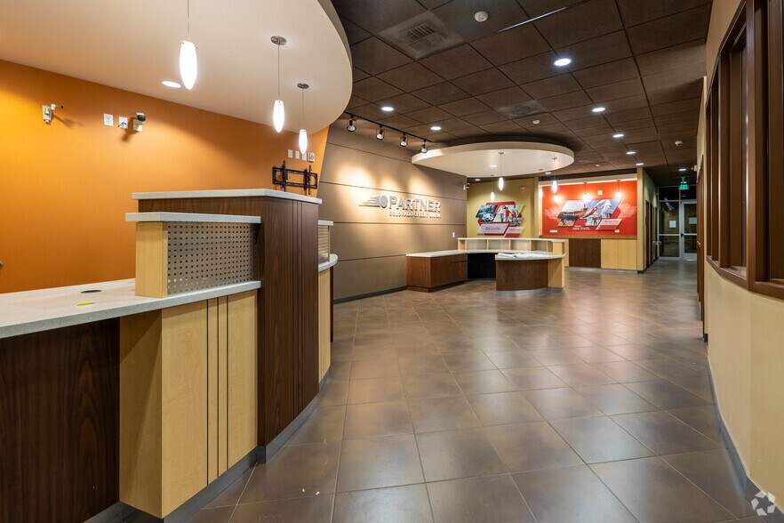 More Photos Of 4000 Quebec St, Denver General Retail For Sale