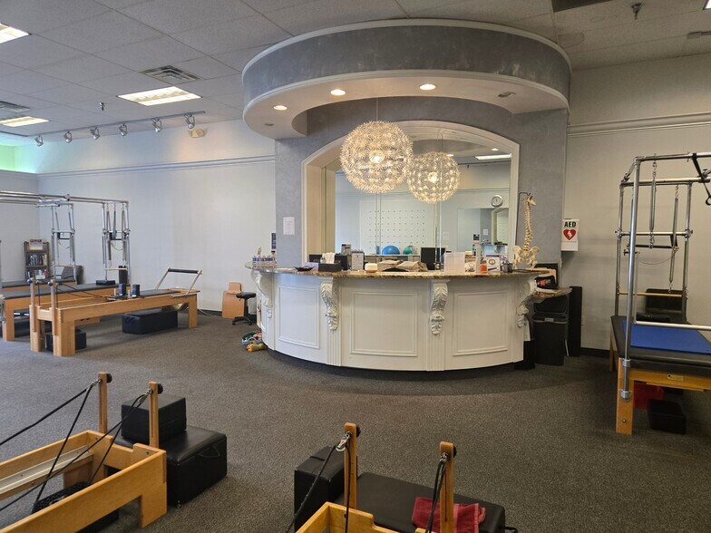 More Photos Of 5843 Transit Rd, Amherst Unknown For Lease