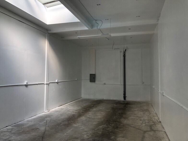 More Photos Of 11830 Foothill Way, Oakland Flex For Lease