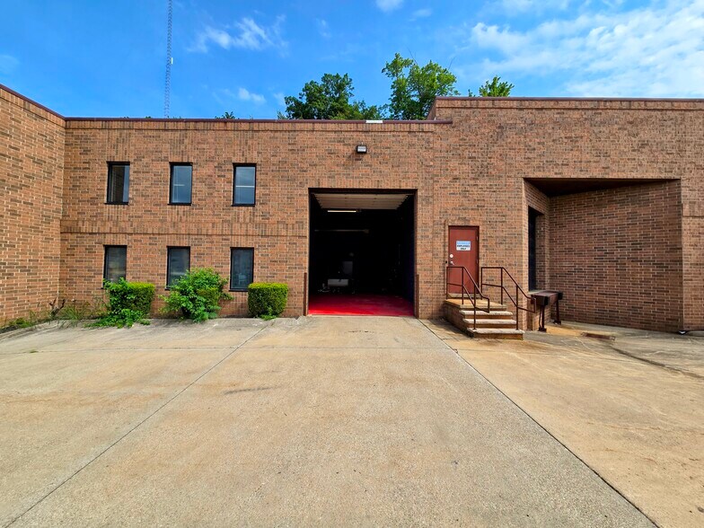 More Photos Of 12855 York Delta Dr, North Royalton Manufacturing For Lease