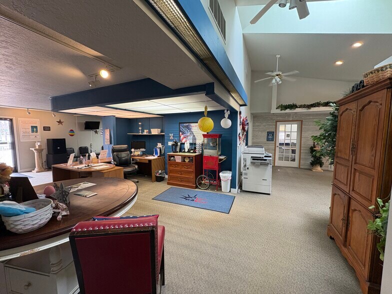 More Photos Of 5604 W 41st St, Sioux Falls Office For Sale