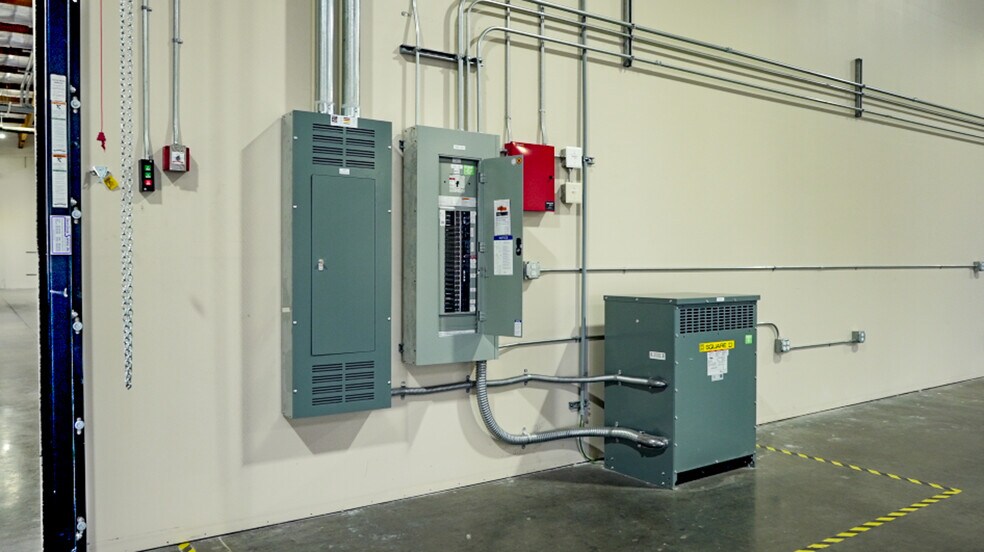 More Photos Of 19405 68th Dr NE, Arlington Manufacturing For Lease