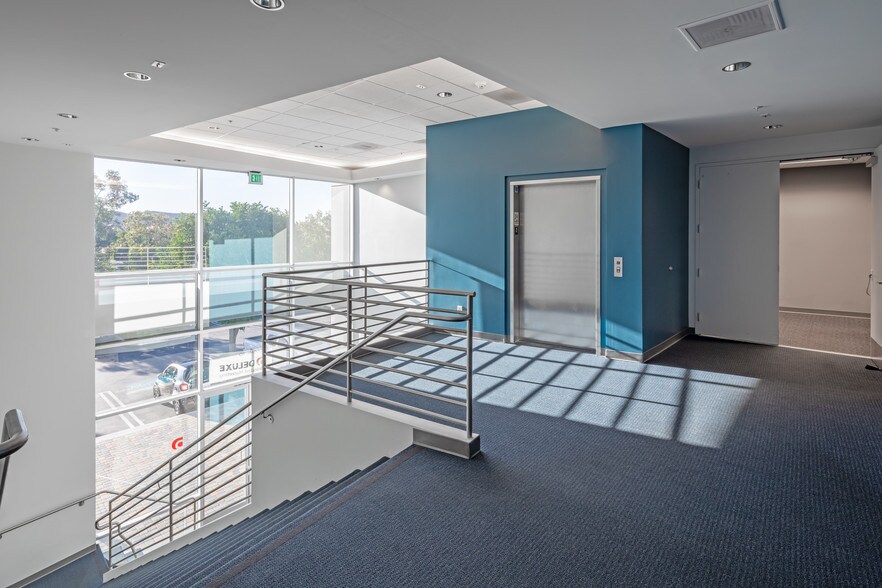 More Photos Of 60 Bunsen, Irvine Loft Creative Space For Lease