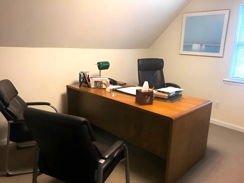 More Photos Of 16 Station Rd, Bellport Village Office Residential For Lease