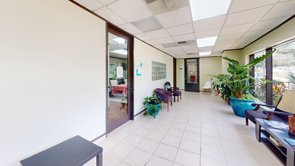 More Photos Of 311 Ranch Road 620 S, Lakeway Unknown For Lease