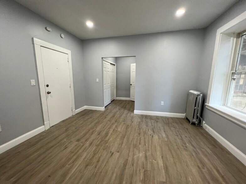 More Photos Of 174 Willow St, Waterbury Apartments For Sale