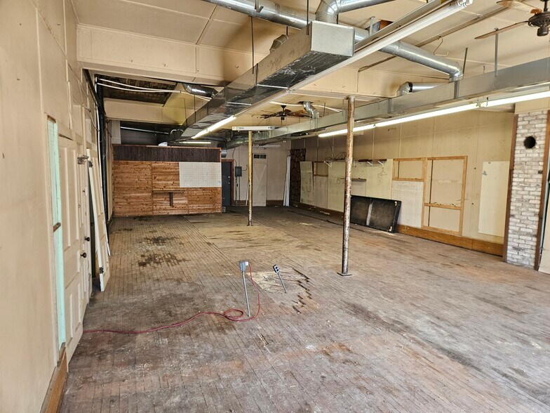 More Photos Of 624 Central Ave, Florence Storefront Retail Residential For Sale