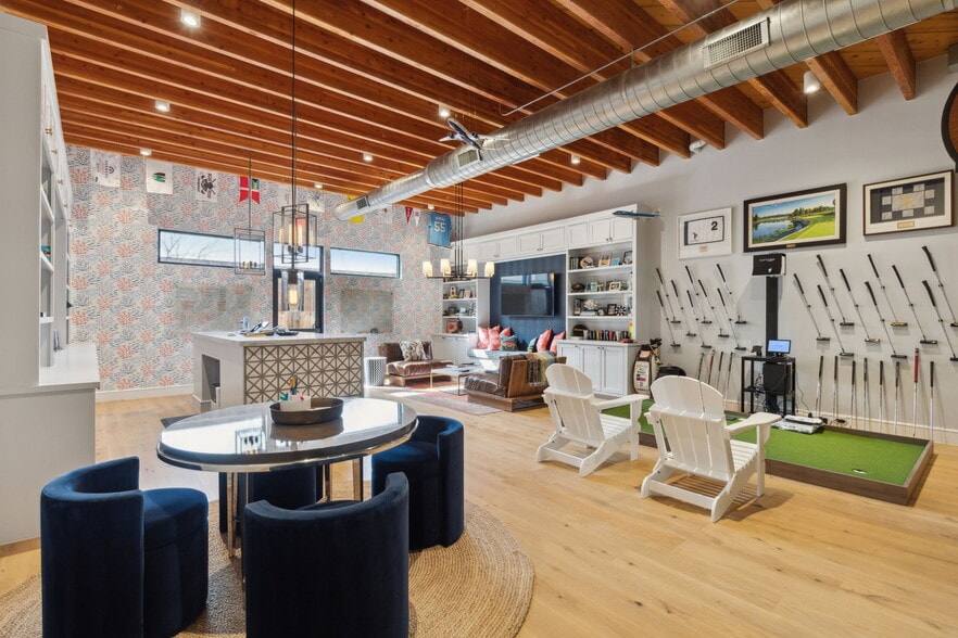 More Photos Of 4763 Algiers St, Dallas Loft Creative Space For Sale