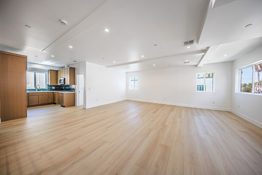 More Photos Of 1259 S Longwood Ave, Los Angeles Apartments For Sale