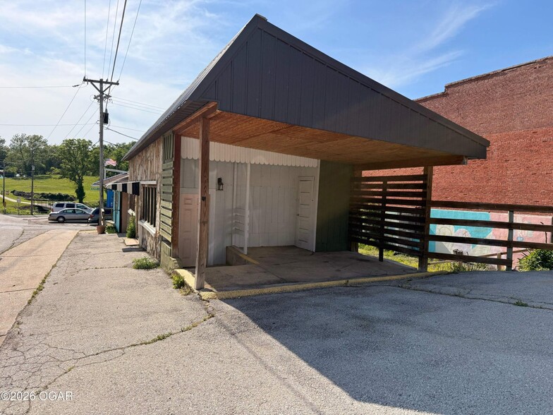 Primary Photo Of 117 60 Highway, Granby Service For Lease