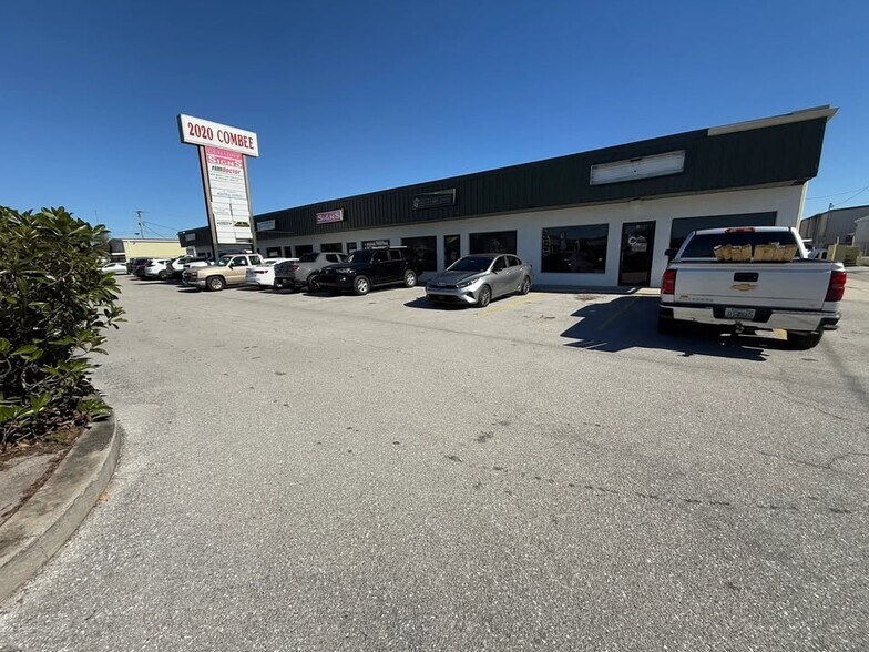 More Photos Of 2020 S Combee Rd, Lakeland Warehouse For Lease