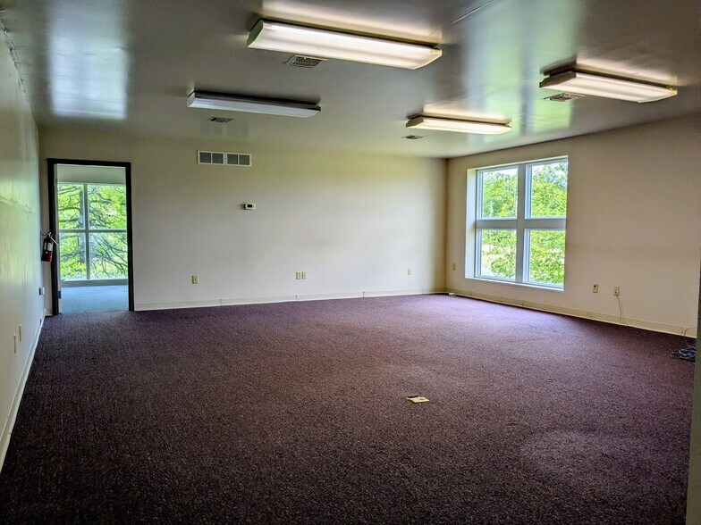 More Photos Of 470 Route 31 N, Ringoes Self Storage For Lease