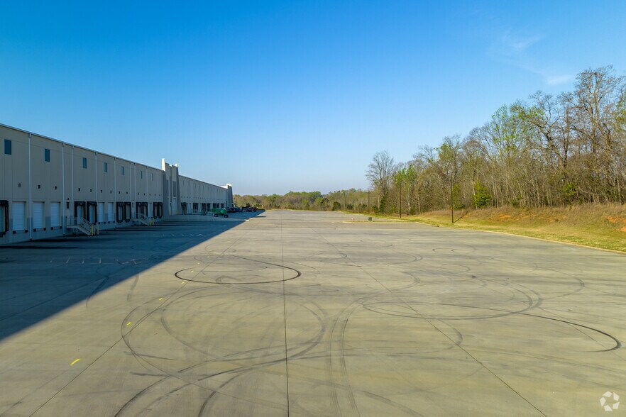 More Photos Of 8475 NW Automation Dr, Concord Warehouse For Lease