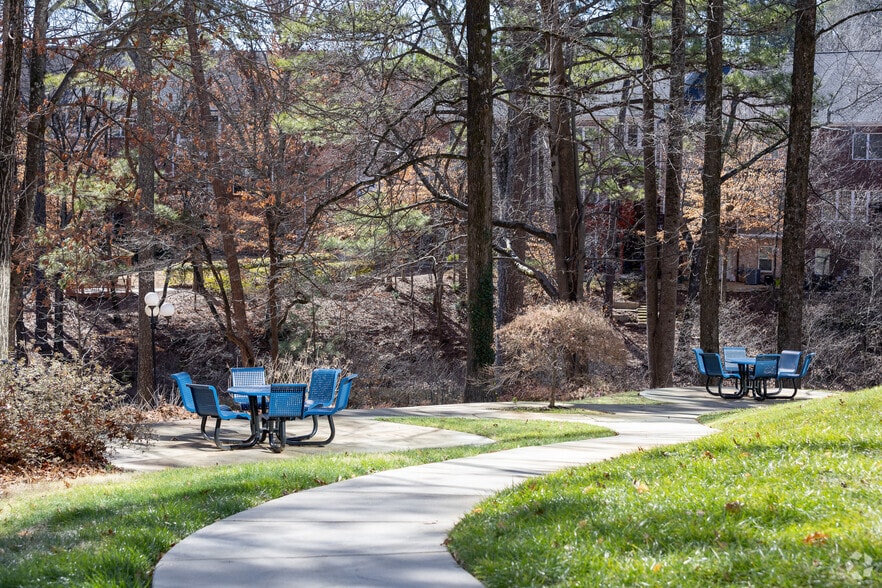 More Photos Of 6525 The Corners Pky, Peachtree Corners Unknown For Lease