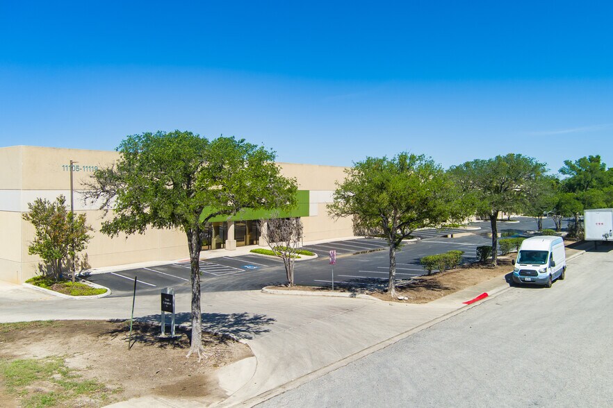 More Photos Of 11105-11119 Landmark 35 Dr, San Antonio Warehouse For Lease