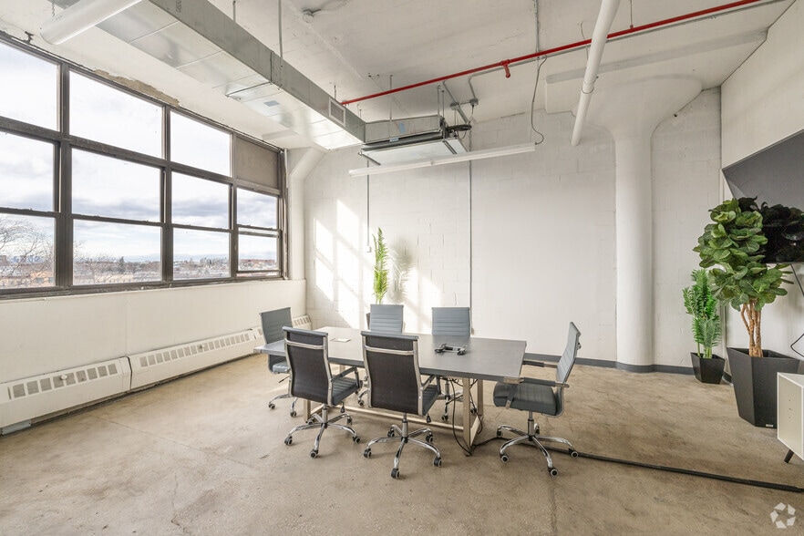 More Photos Of 59-00 Decatur St, Ridgewood Warehouse For Lease