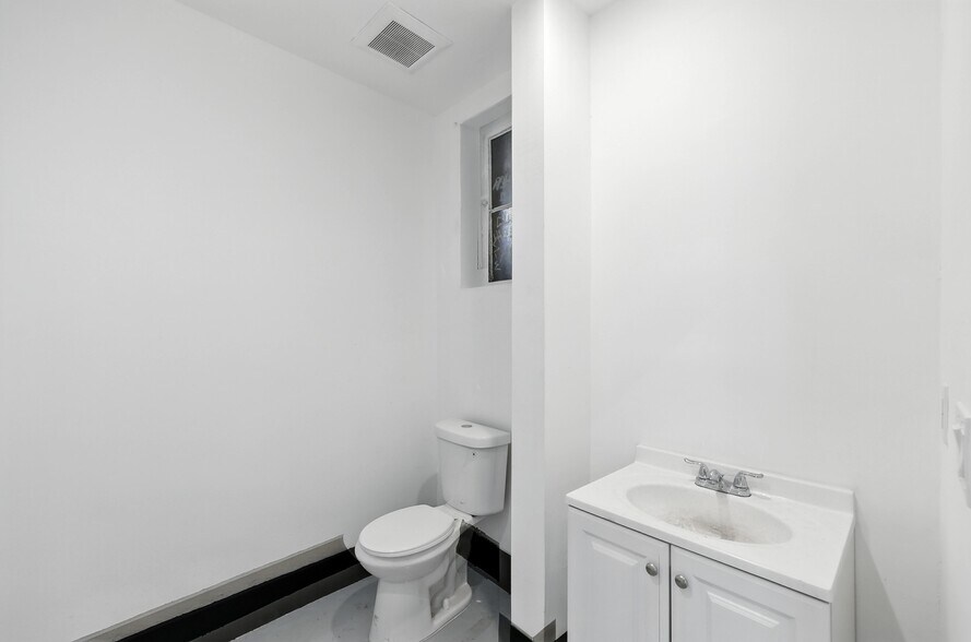 More Photos Of 5404 Western Ave, Los Angeles Storefront Retail Office For Lease