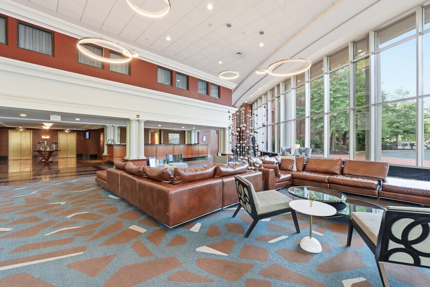 More Photos Of 14 Mechanic St, Southbridge Hotel For Sale