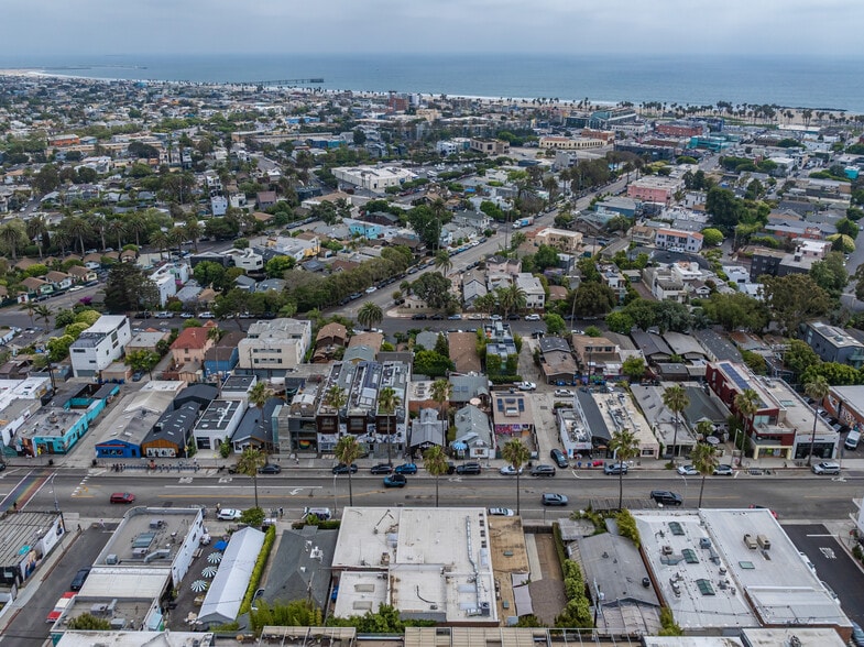 More Photos Of 1231 Abbot Kinney Blvd, Venice General Retail For Lease