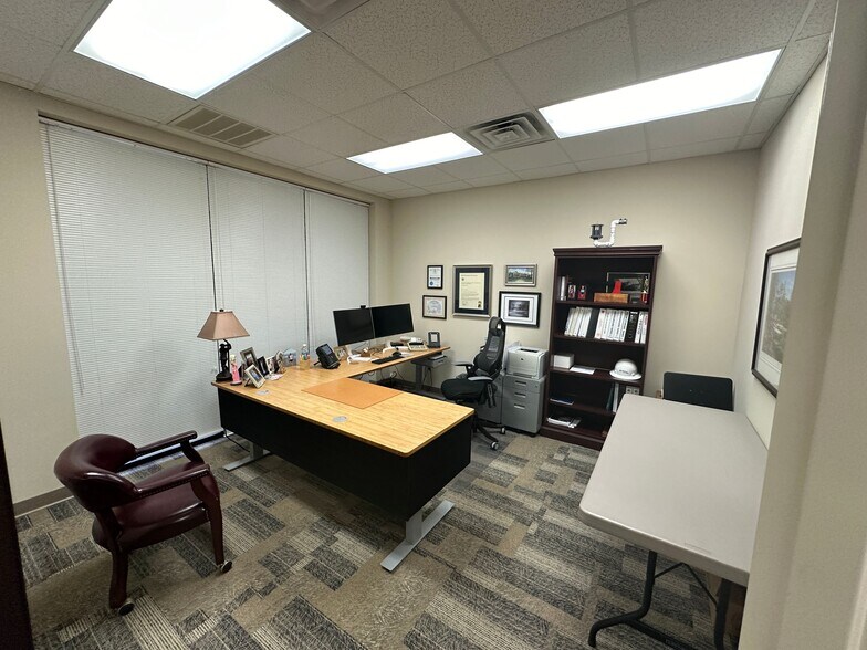 More Photos Of 1070-1078 Classic Rd, Apex Flex For Lease