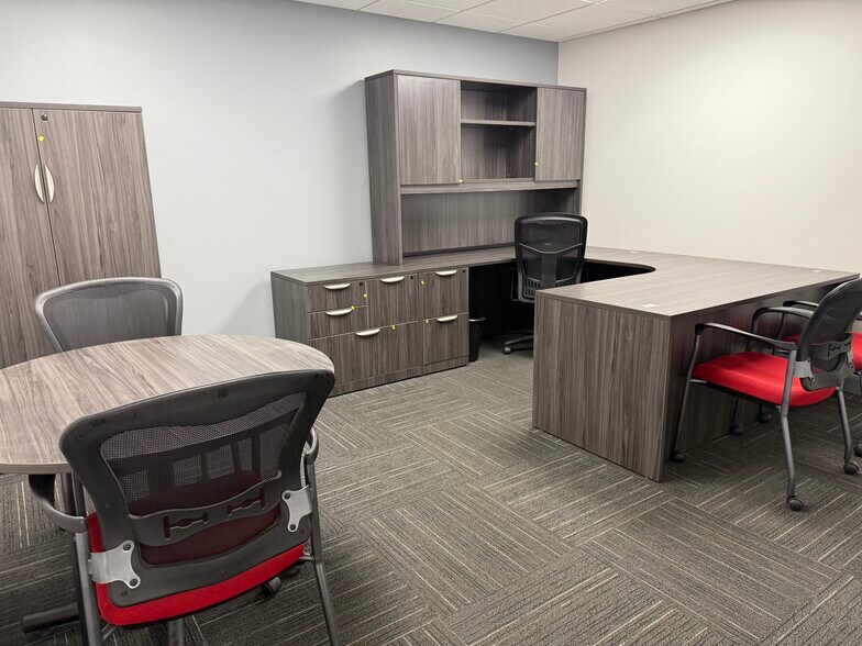 More Photos Of 100 G St, Smyrna Warehouse For Lease