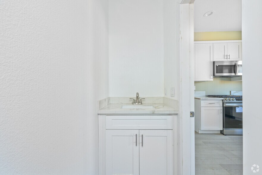 More Photos Of 15909 Merrill Ave, Fontana Apartments For Sale