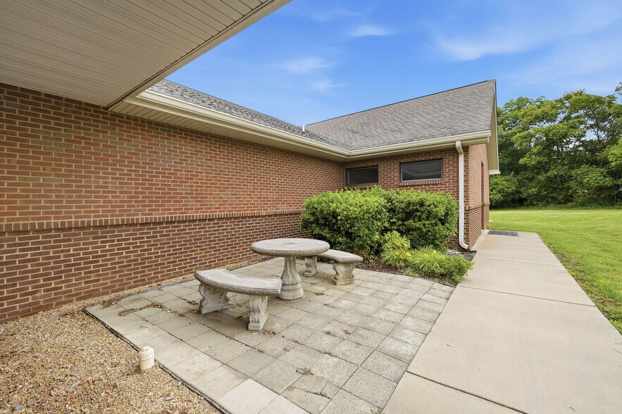 More Photos Of 329 Wesley St, Johnson City Medical For Sale