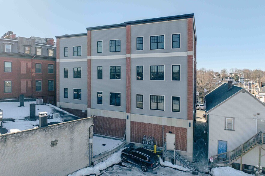 More Photos Of 380 Main St, Stoneham Office For Lease