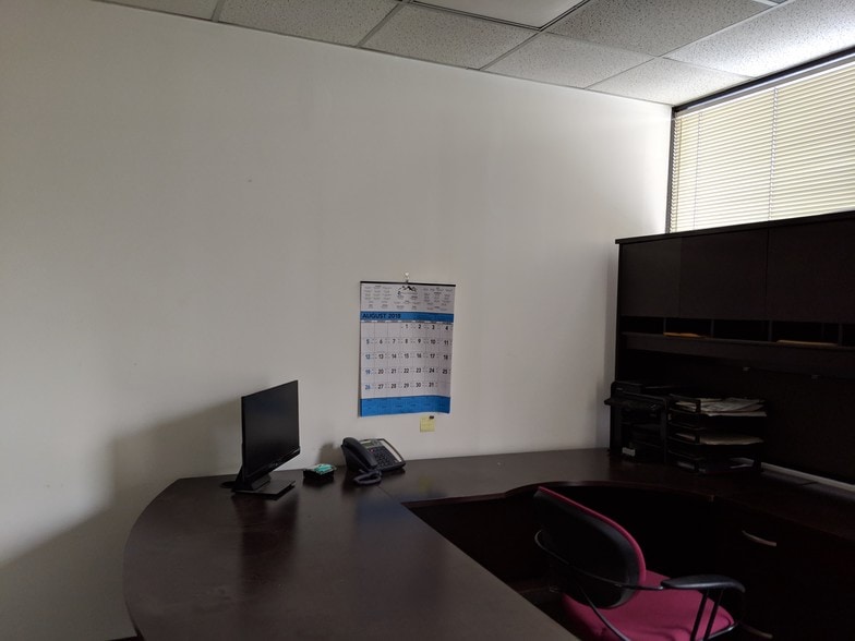 More Photos Of 5475 Peoria St, Denver Light Manufacturing For Sale