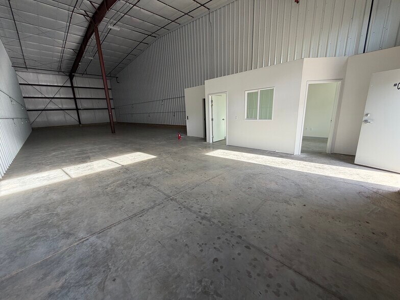 More Photos Of Gateway Industrial Park, Hurricane Warehouse For Lease