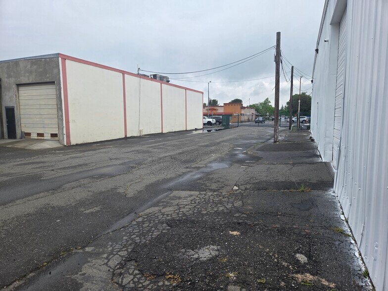 More Photos Of 4101 Franklin Blvd, Sacramento Warehouse For Lease