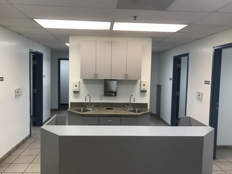 More Photos Of 1310 W St Marys Rd, Tucson Medical For Lease