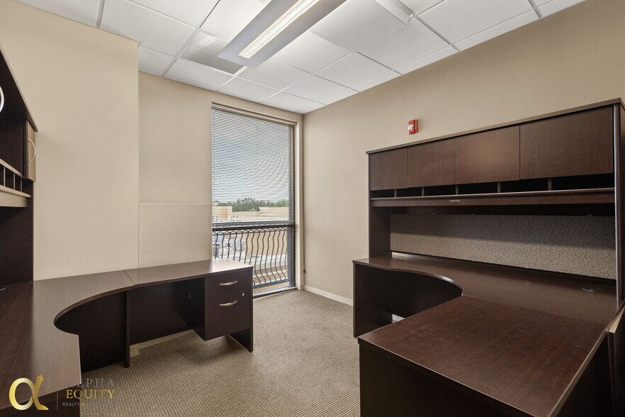 More Photos Of 1525 International Pky, Lake Mary Office For Sale