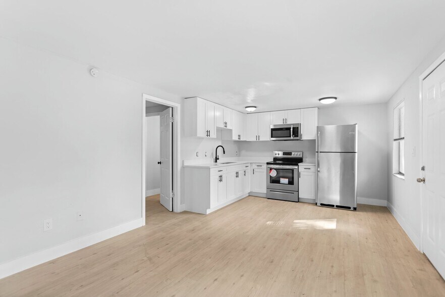 More Photos Of 12703 N 15th St, Tampa Apartments For Sale