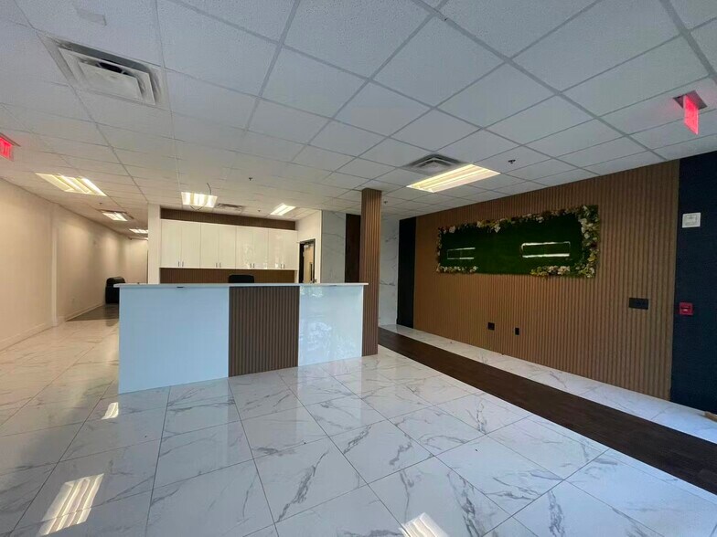 Primary Photo Of 7075 Kingspointe Pky, Orlando Showroom For Lease