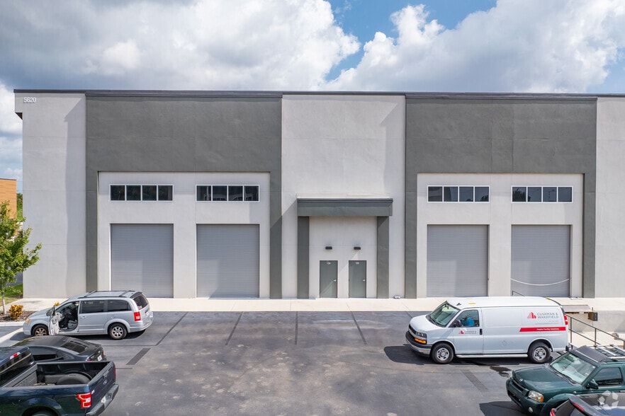 More Photos Of 5620 W Linebaugh Ave, Tampa Warehouse For Lease