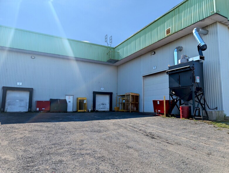 More Photos Of 101 Steve Fonyo Dr, Vankleek Hill Warehouse For Lease
