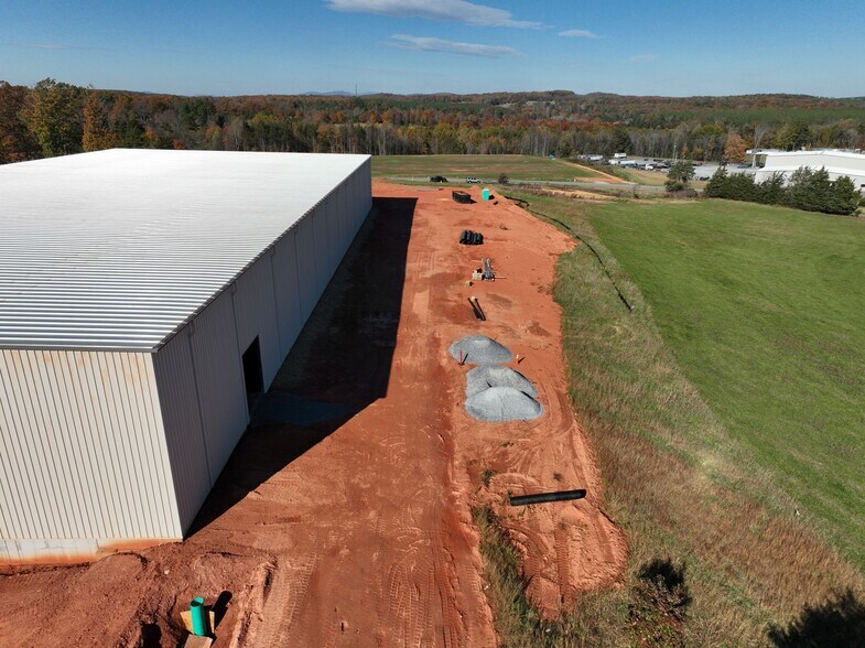 More Photos Of 293 Ewing Dr, Rustburg Warehouse For Lease