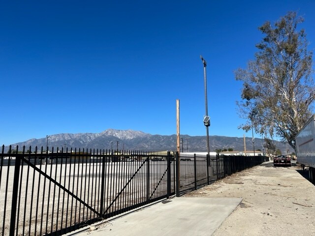 More Photos Of 15363 Arrow Blvd, Fontana Land For Lease