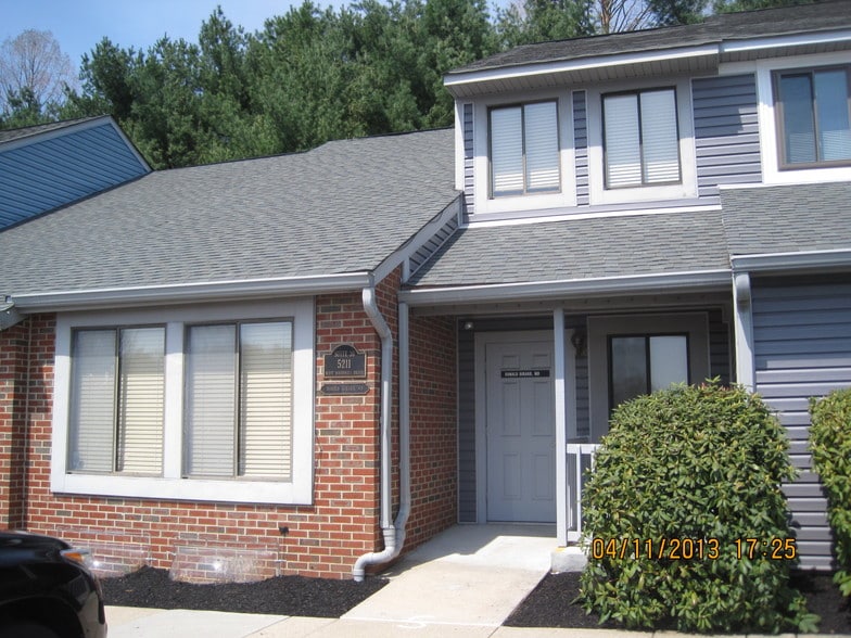 More Photos Of 5201-5215 W Woodmill Dr, Wilmington Medical For Sale