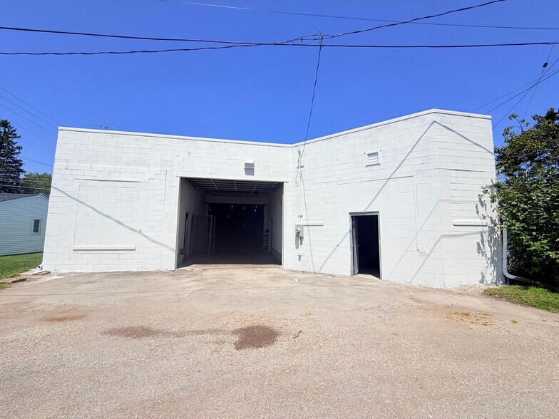 More Photos Of 513 Fremont Rd, Port Clinton Warehouse For Sale