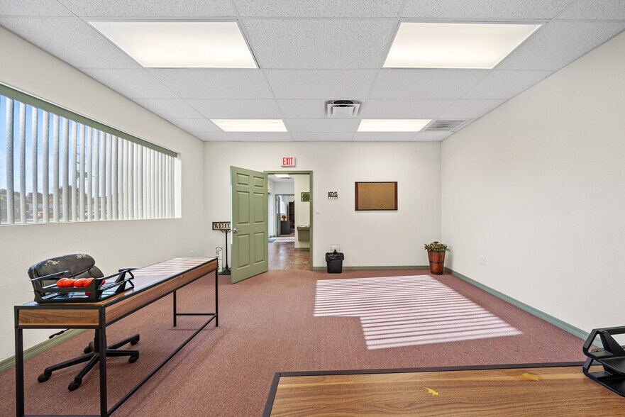 More Photos Of 18820 Sakera Rd, Hudson Warehouse For Sale