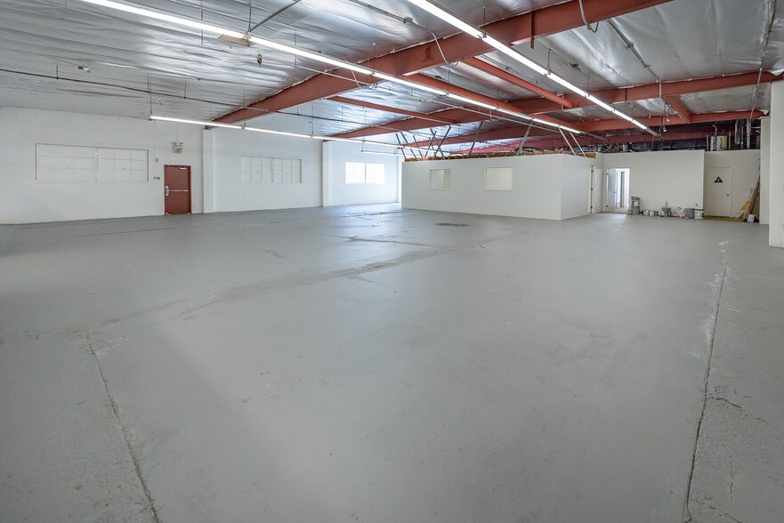 More Photos Of 1720 E Holly Ave, El Segundo Warehouse For Lease