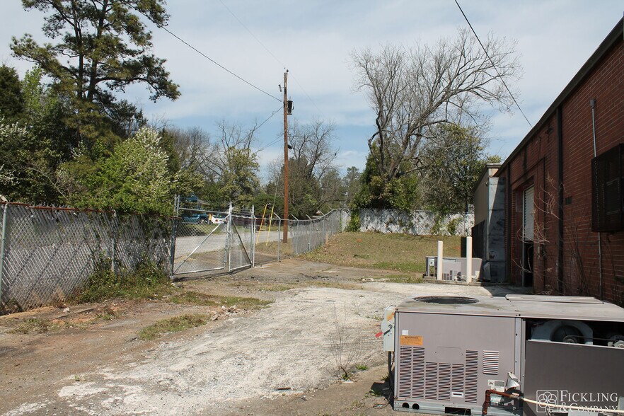More Photos Of 795 S Fulton St, Macon-Bibb Warehouse For Lease