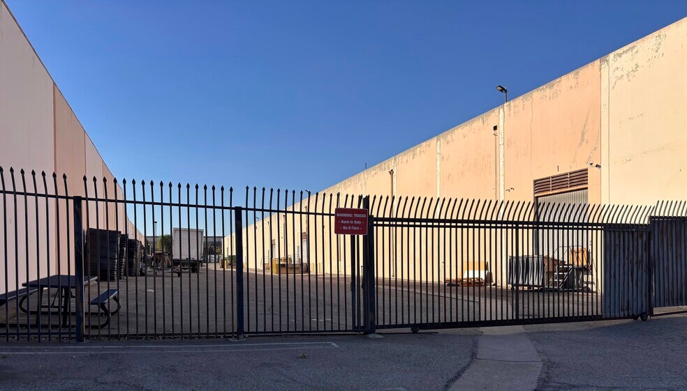 More Photos Of 4411 Rowland Ave, El Monte Distribution For Lease
