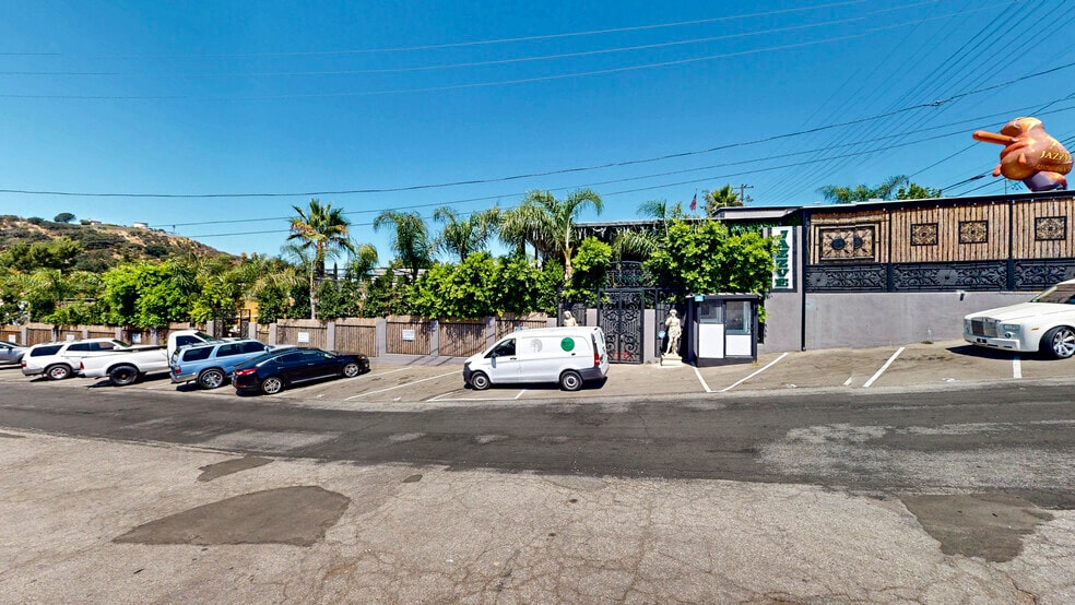 More Photos Of 6500 Foothill Blvd, Tujunga Restaurant For Sale